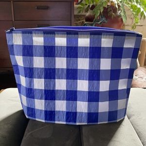 NWOT BAGGU large Go Zip Pouch in Big Check Blue (blue white gingham plaid) nylon